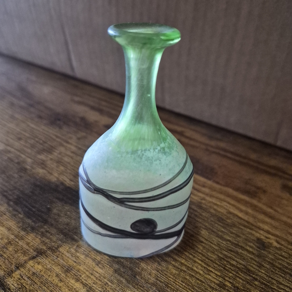 Kosta Boda 4” Bertil Vallien “Galaxy” Series Purple Swirl Vase